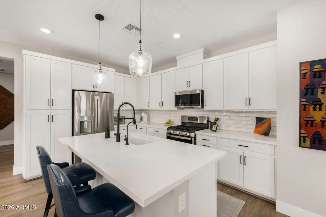 Real Estate Picture 14