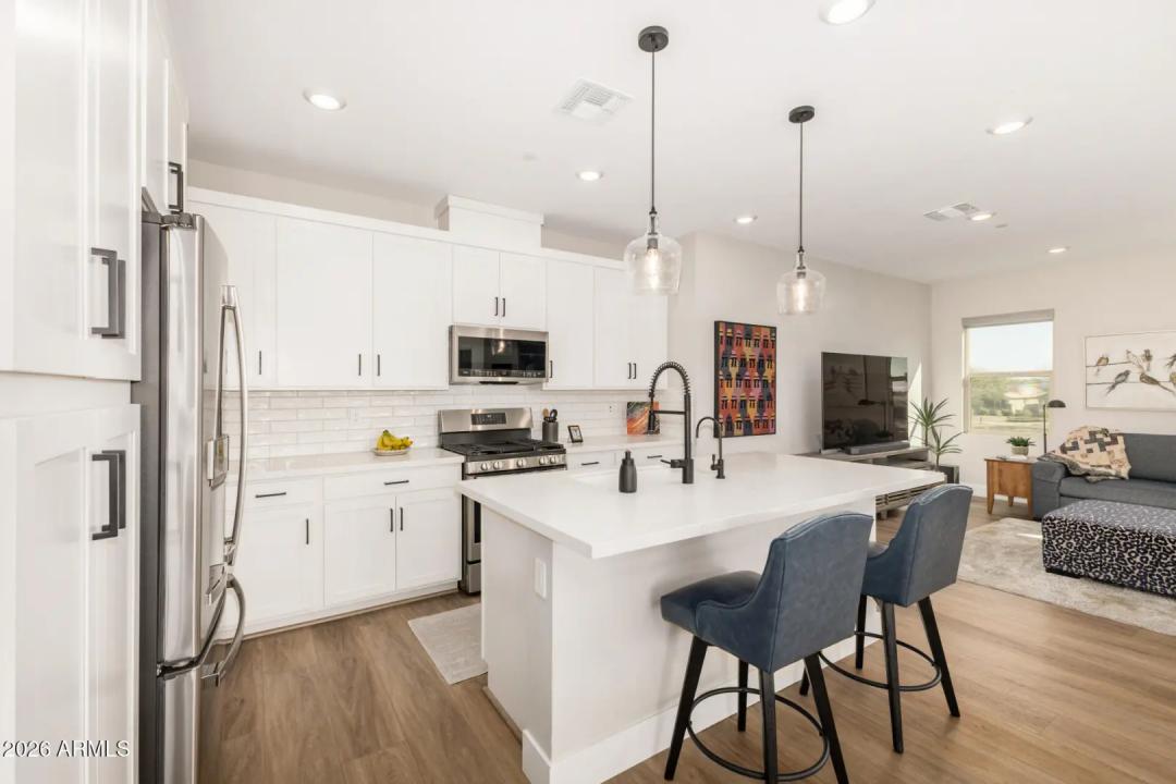 Real Estate Picture 16