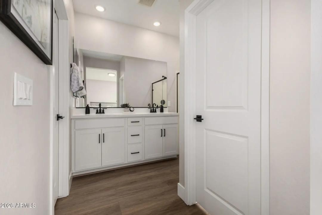 Real Estate Picture 21