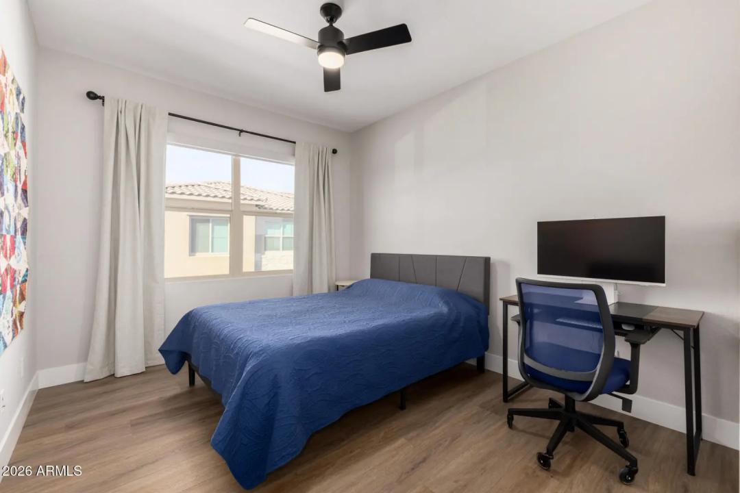 Real Estate Picture 24