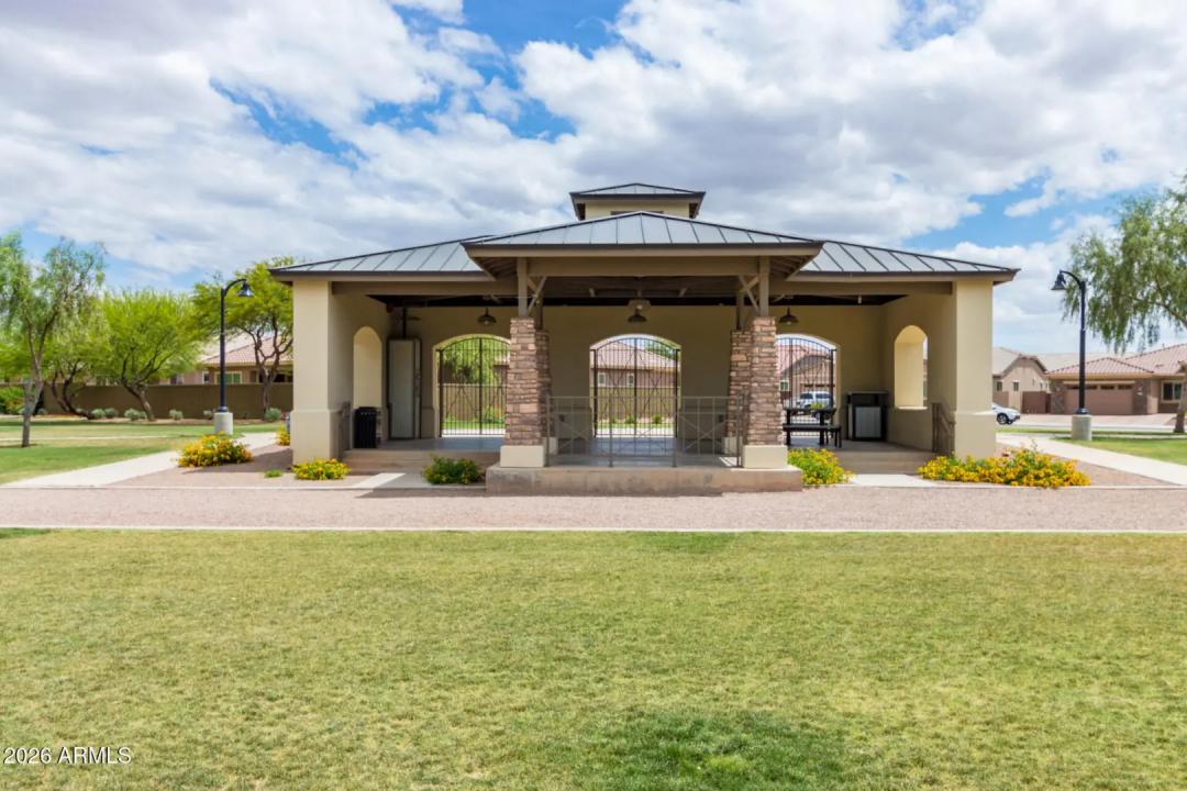 Real Estate Picture 42