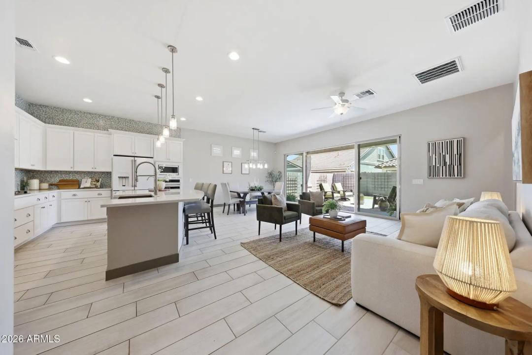 Real Estate Picture 6