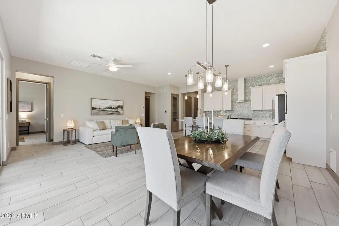 Real Estate Picture 8