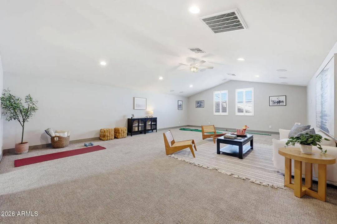 Real Estate Picture 24