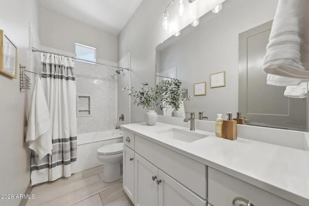 Real Estate Picture 32