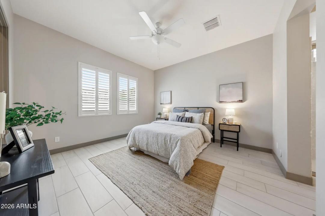 Real Estate Picture 15