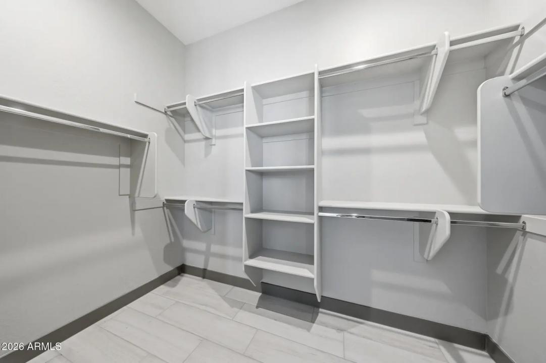 Real Estate Picture 18