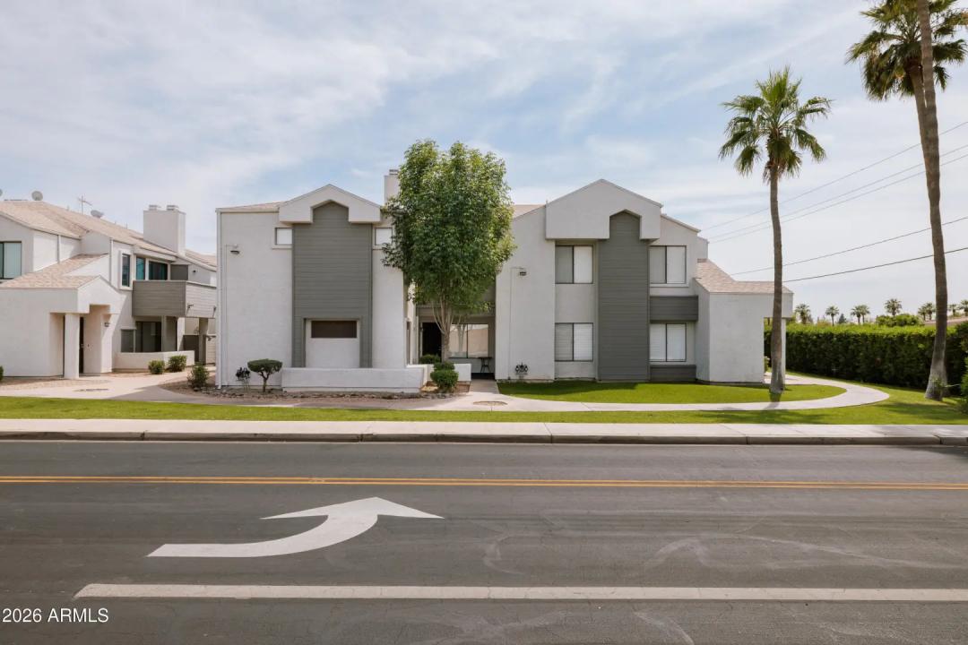 Real Estate Picture 24