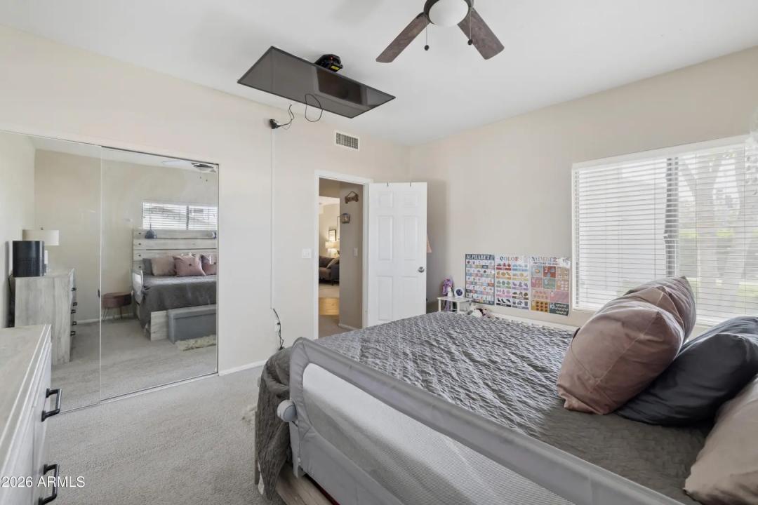 Real Estate Picture 11