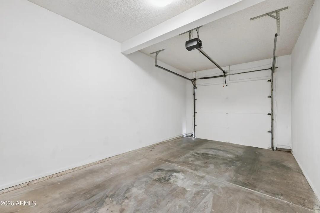 Real Estate Picture 18