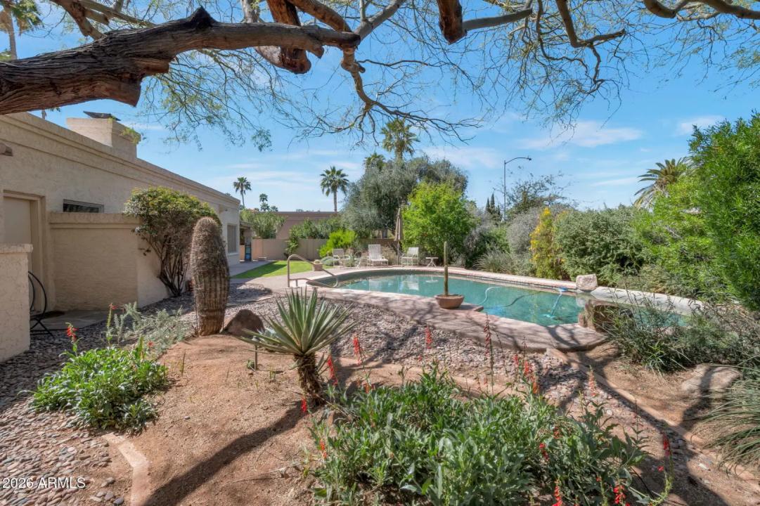 Real Estate Picture 25