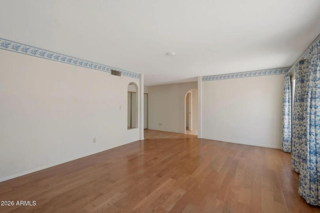 Real Estate Picture 15