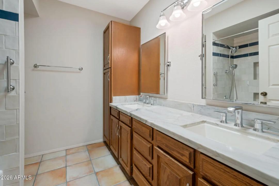 Real Estate Picture 19