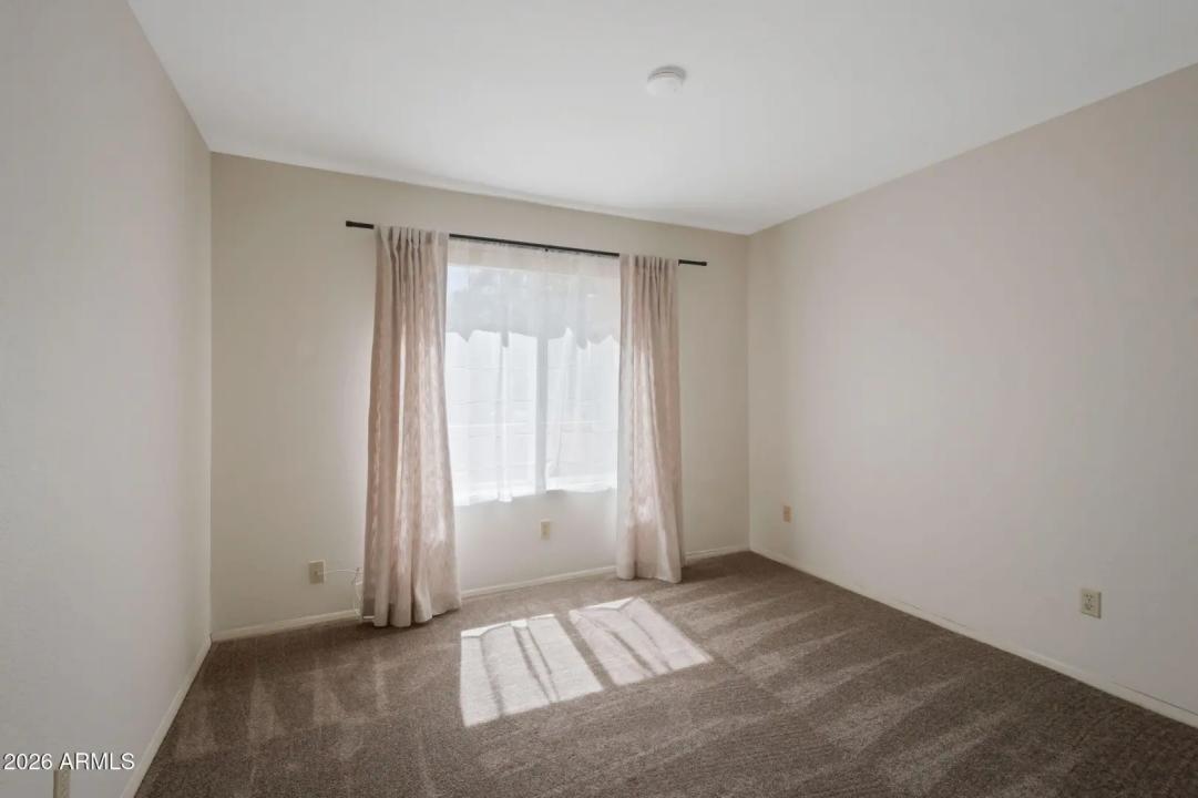 Real Estate Picture 18