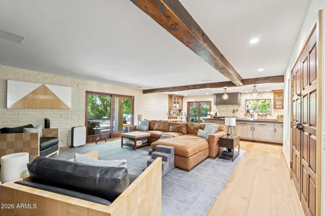 Real Estate Picture 9