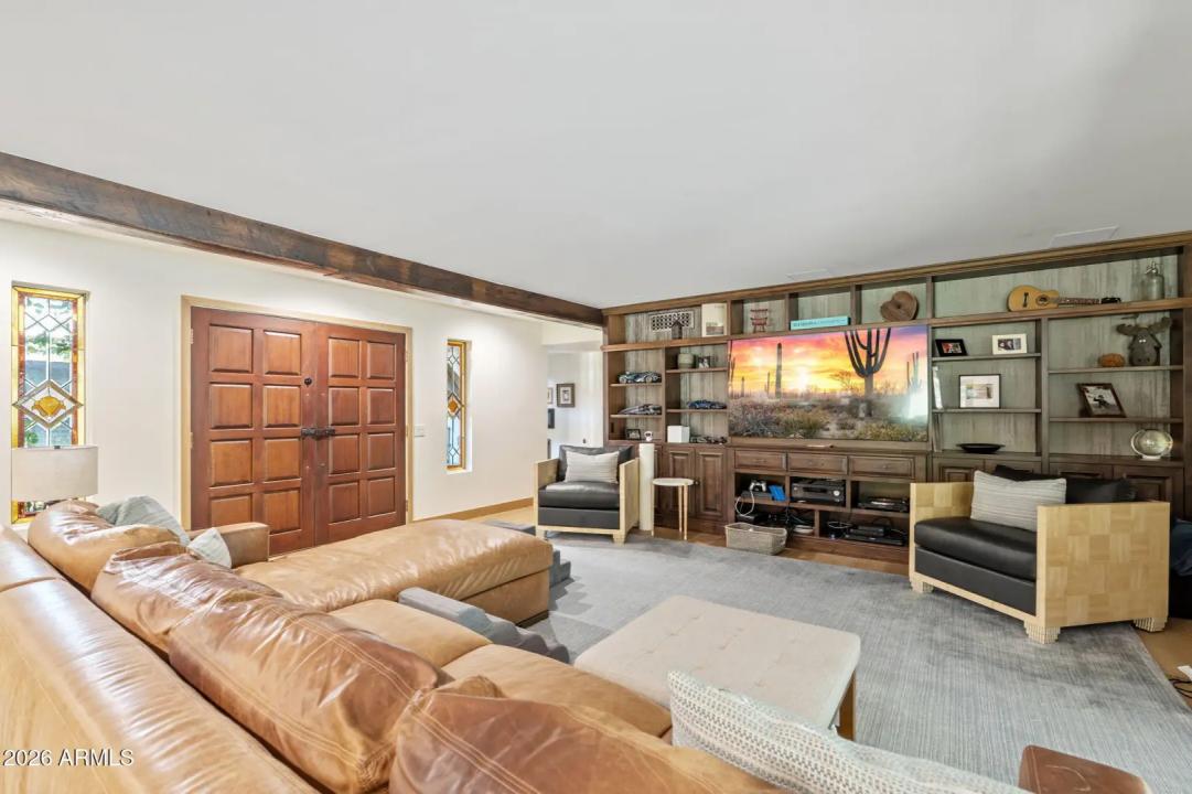 Real Estate Picture 10