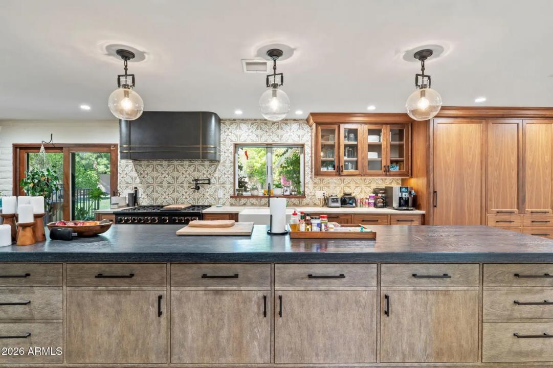 Real Estate Picture 13