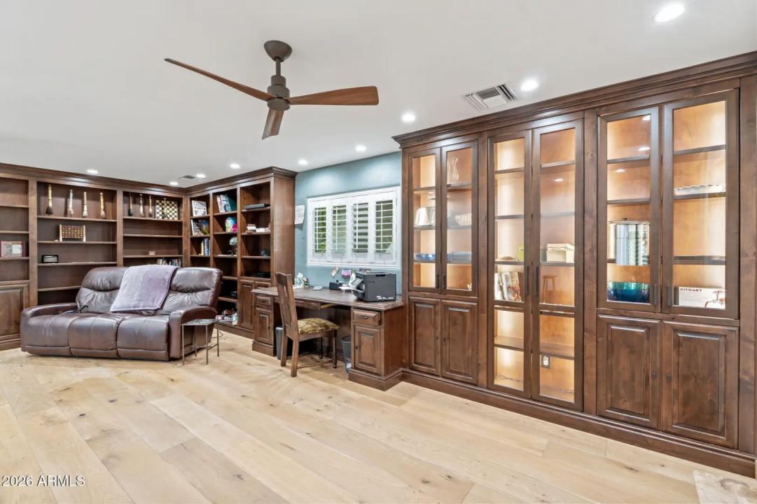 Real Estate Picture 22