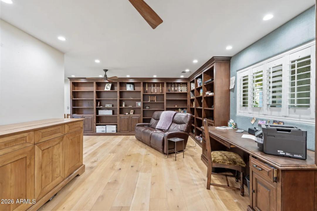 Real Estate Picture 23