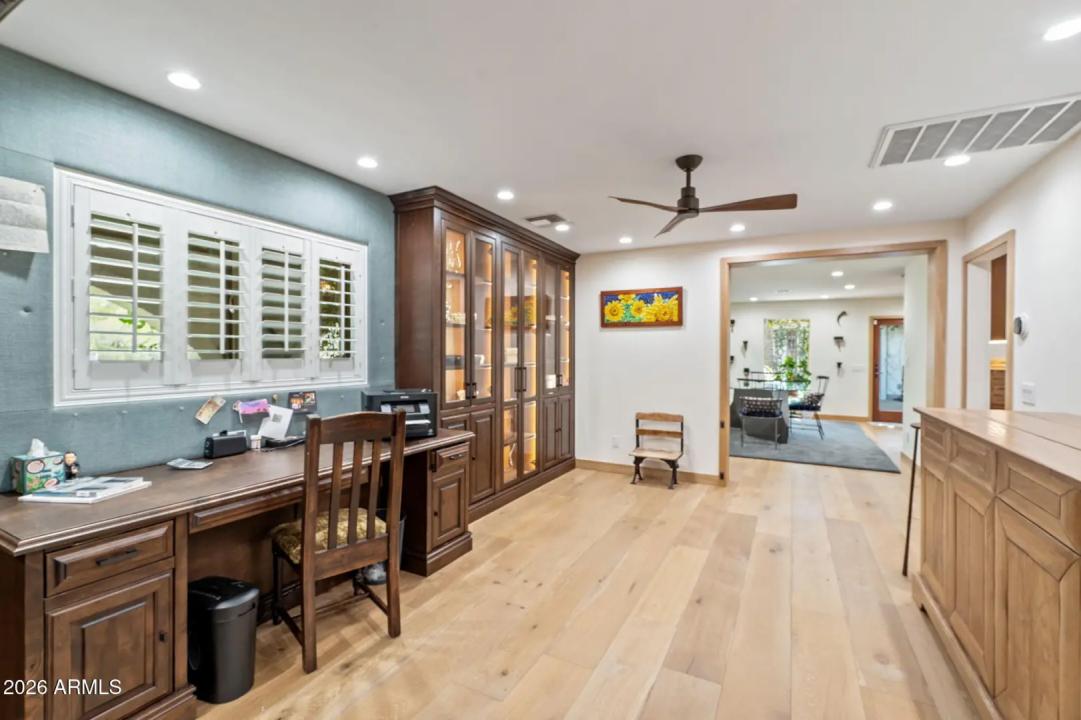 Real Estate Picture 25