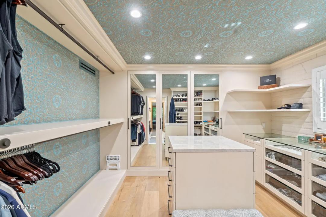 Real Estate Picture 32