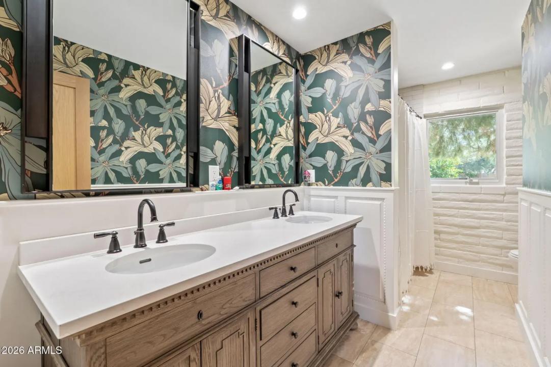 Real Estate Picture 36