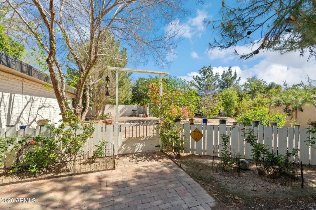 Real Estate Picture 45