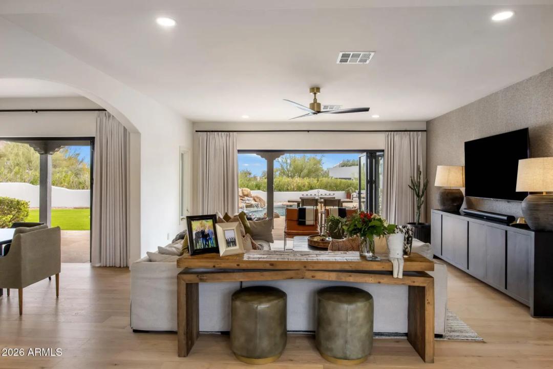 Real Estate Picture 7