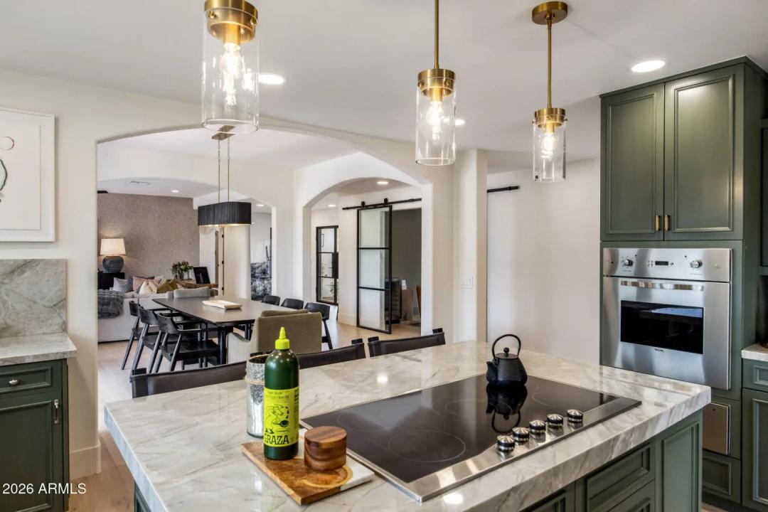 Real Estate Picture 3