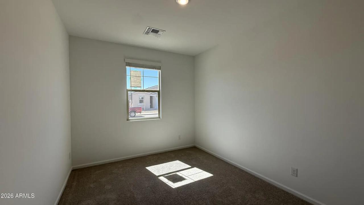 Real Estate Picture 5