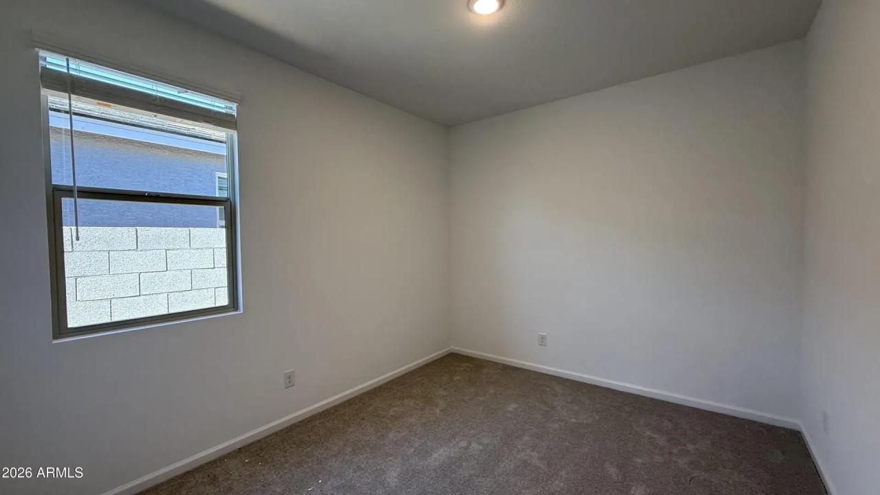 Real Estate Picture 8