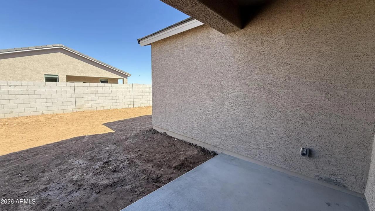 Real Estate Picture 24