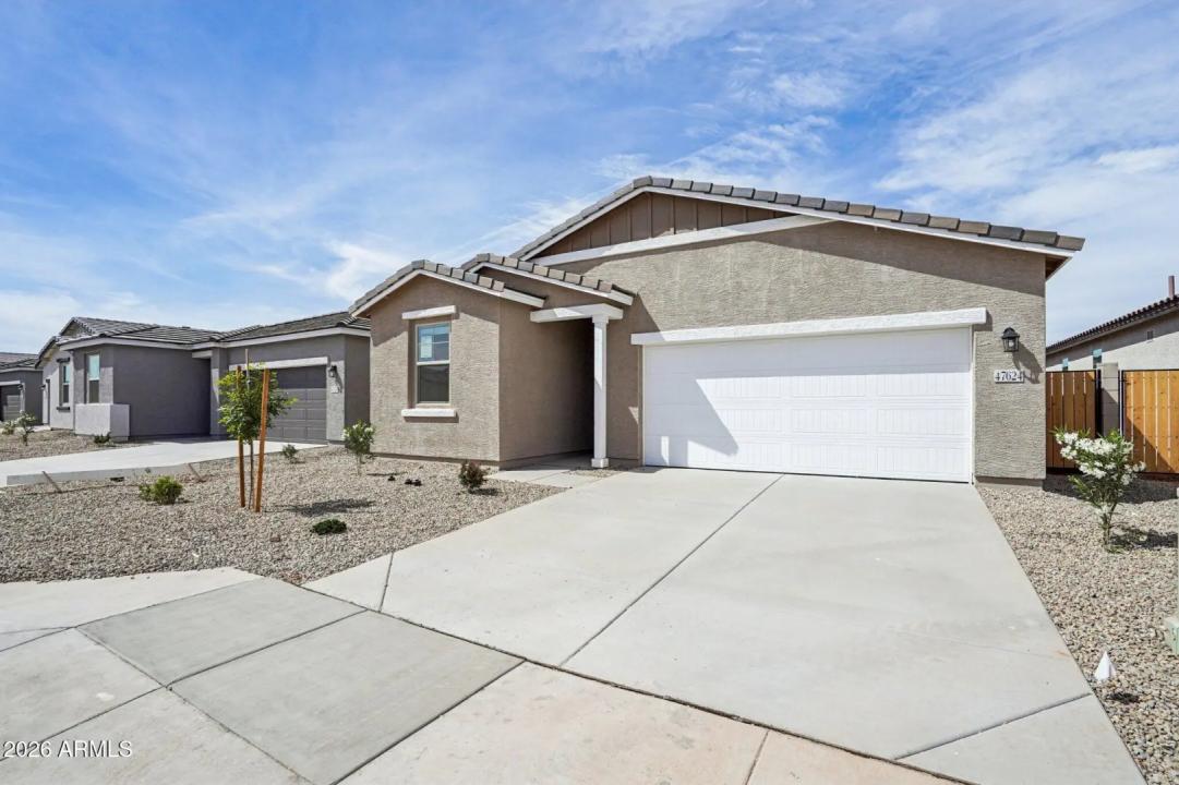 Real Estate Picture 3