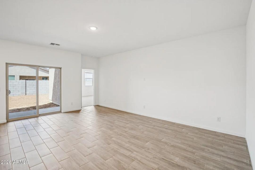 Real Estate Picture 6