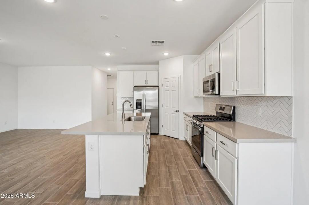 Real Estate Picture 13