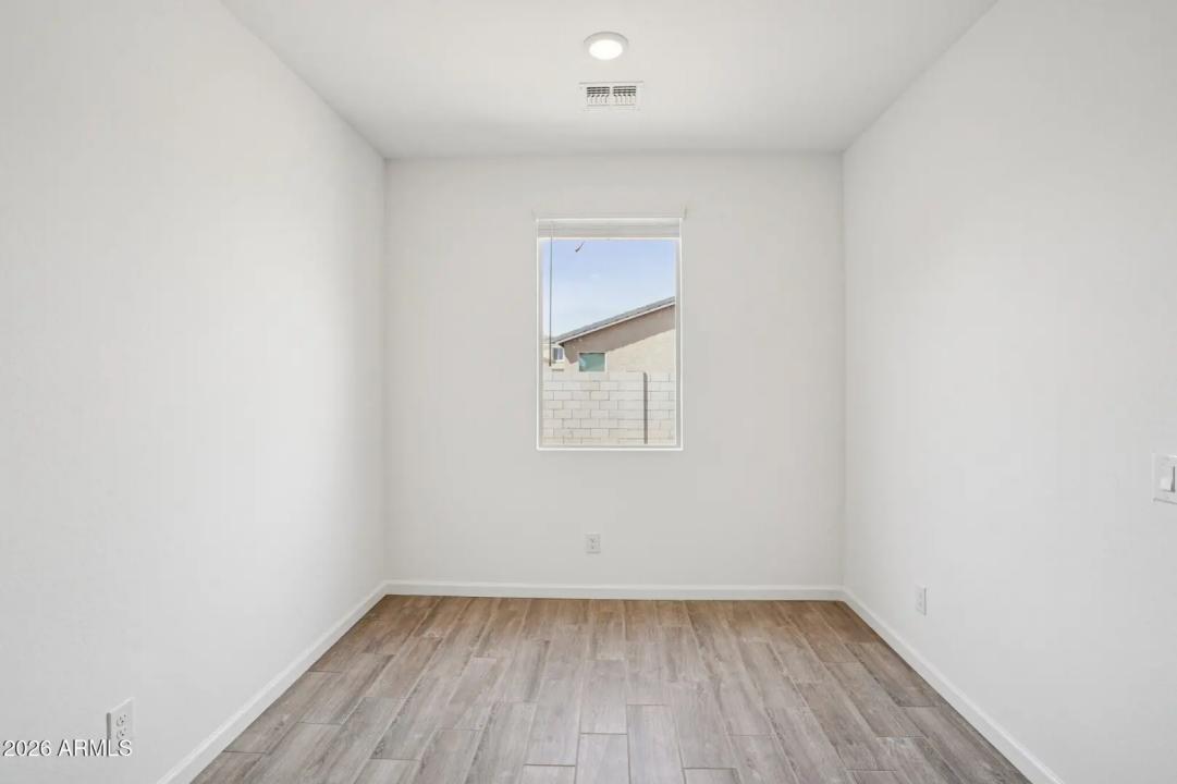 Real Estate Picture 25