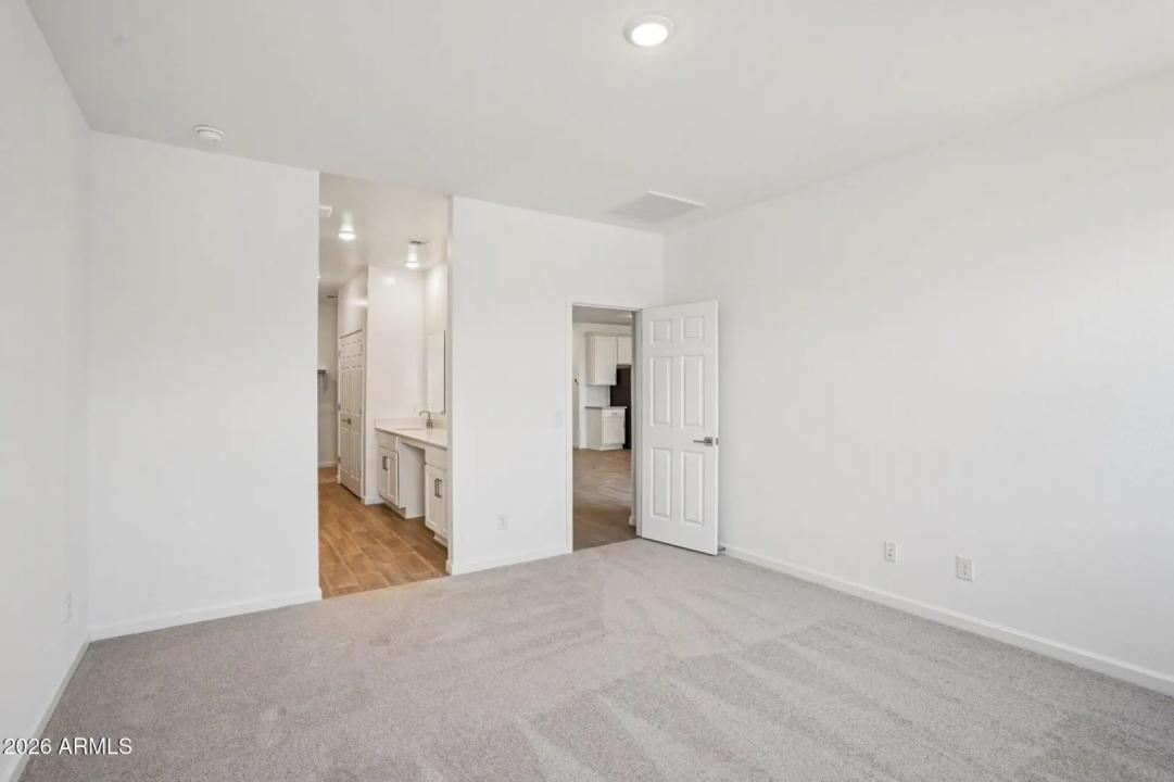 Real Estate Picture 29