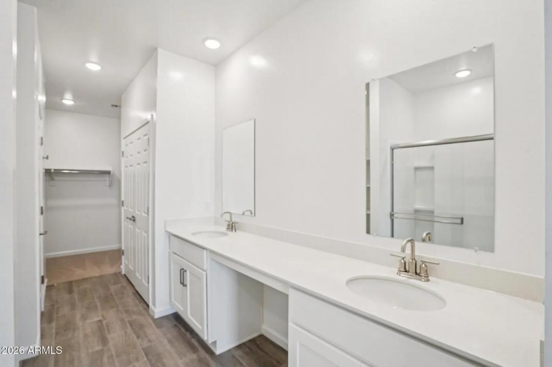 Real Estate Picture 30