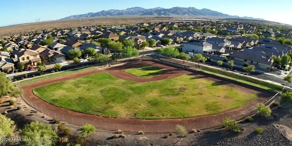 Real Estate Picture 10