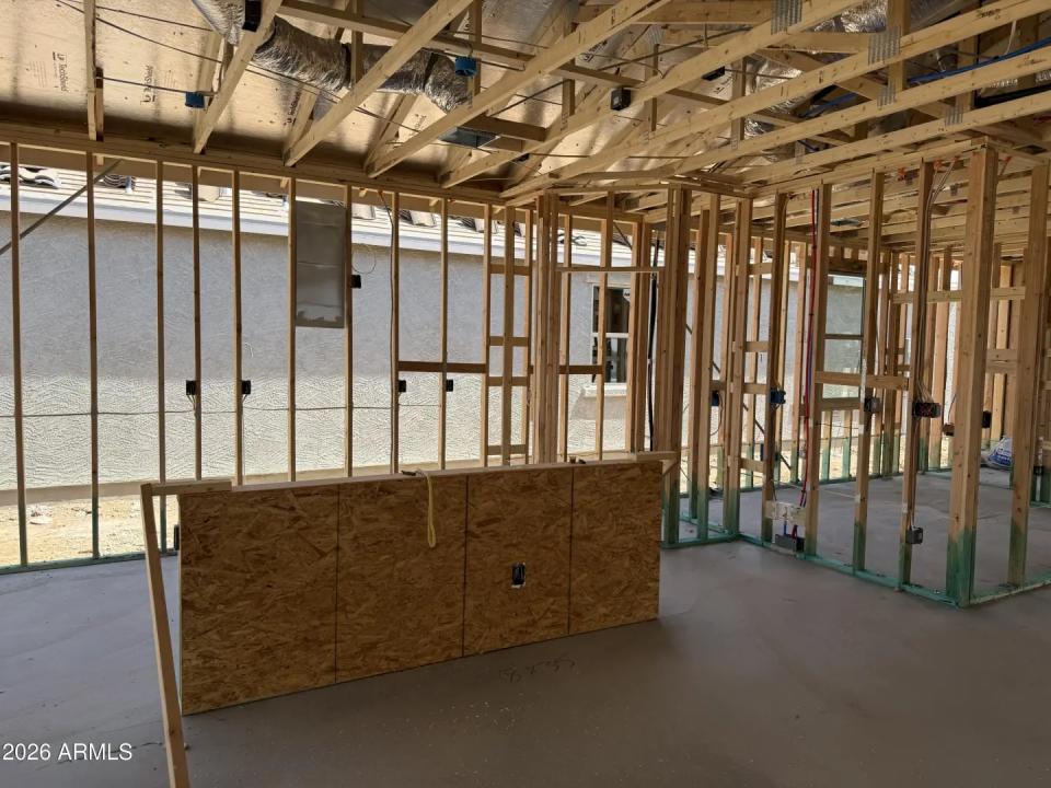 Real Estate Picture 3