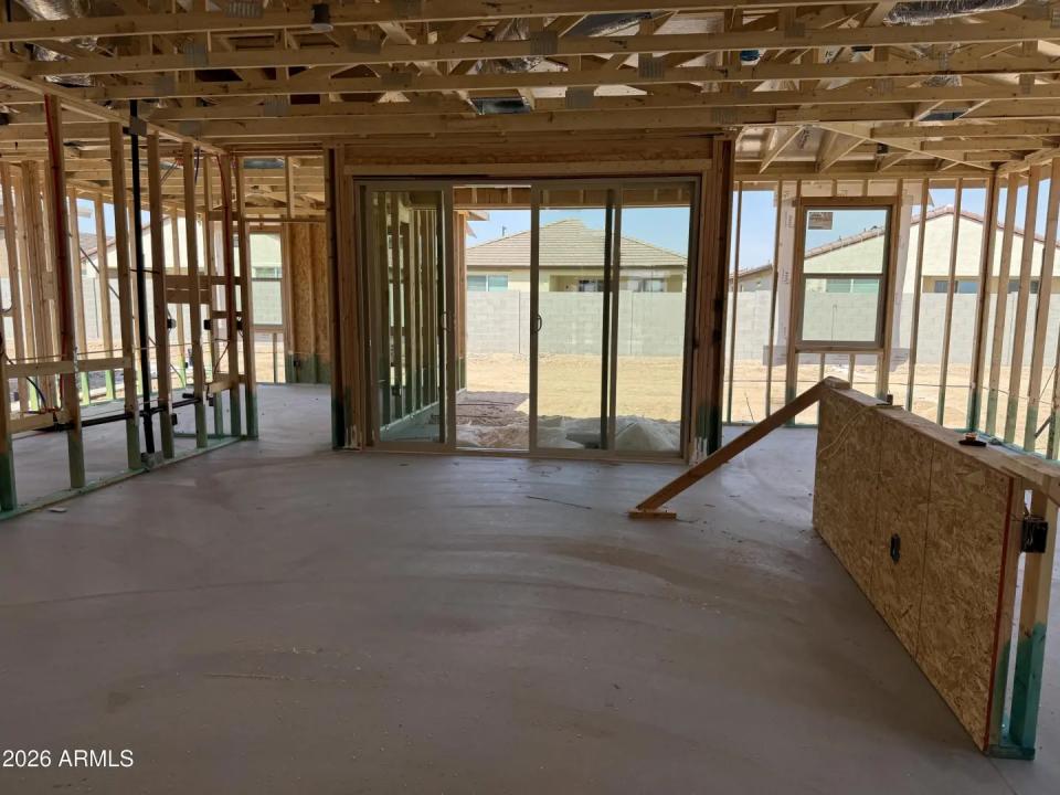 Real Estate Picture 4