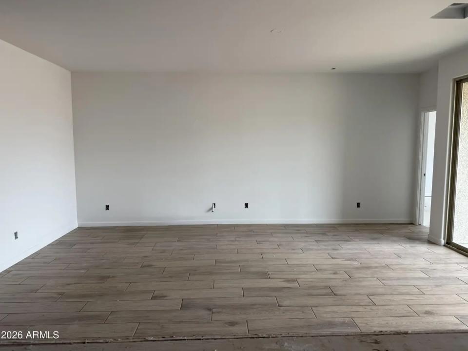 Real Estate Picture 5