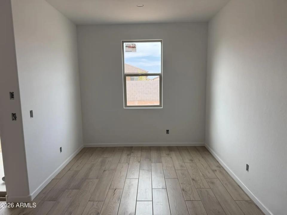 Real Estate Picture 6