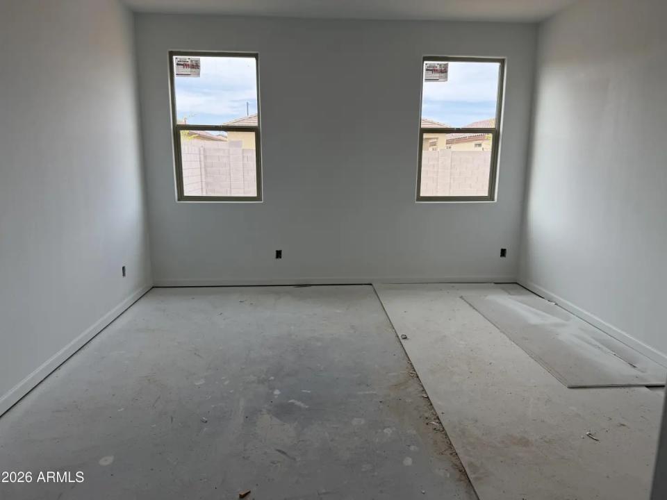 Real Estate Picture 7