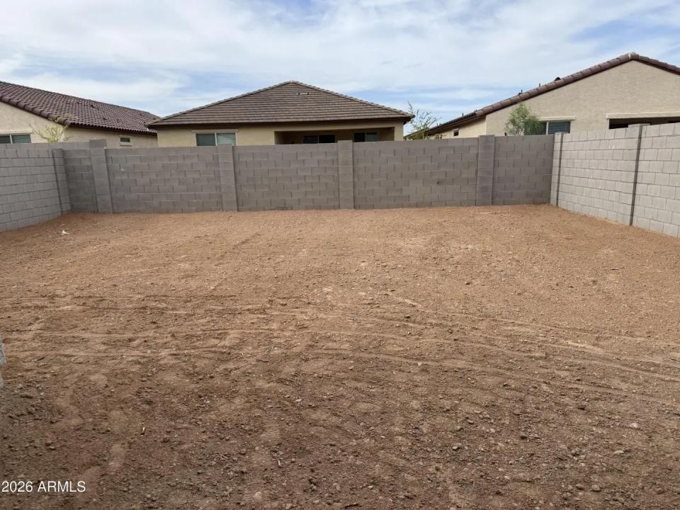 Real Estate Picture 8