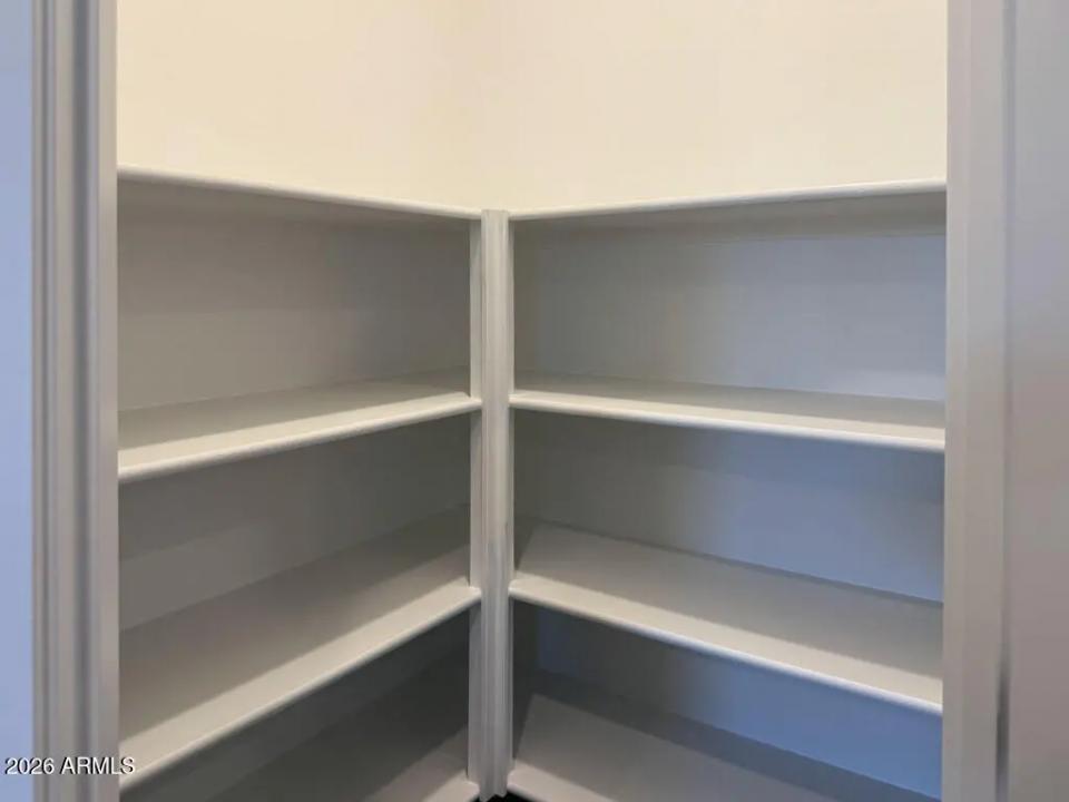 Real Estate Picture 7