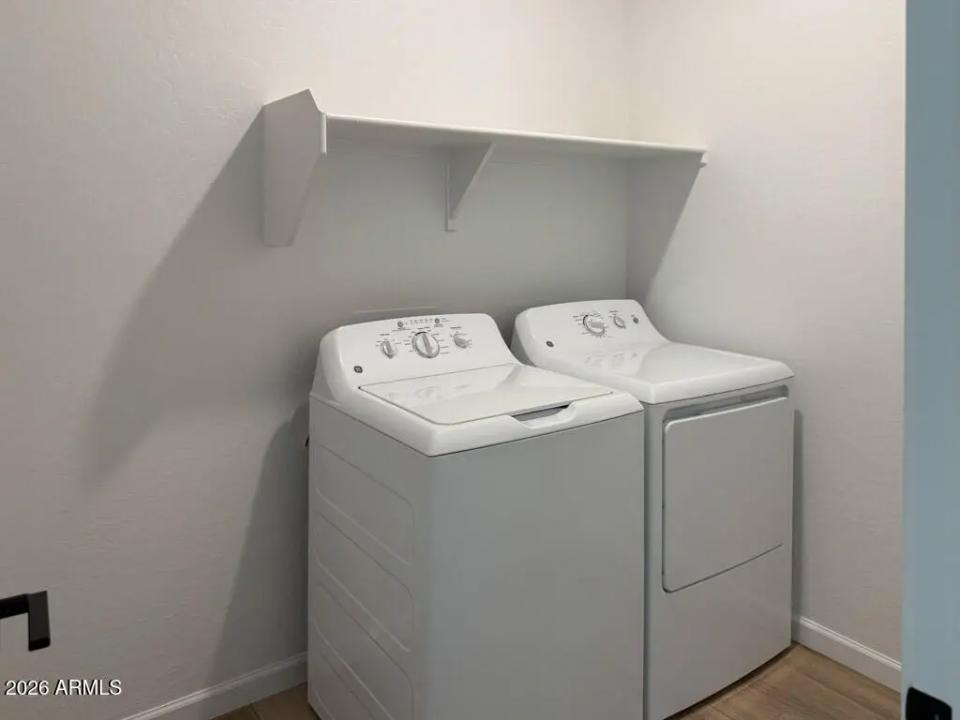 Real Estate Picture 8