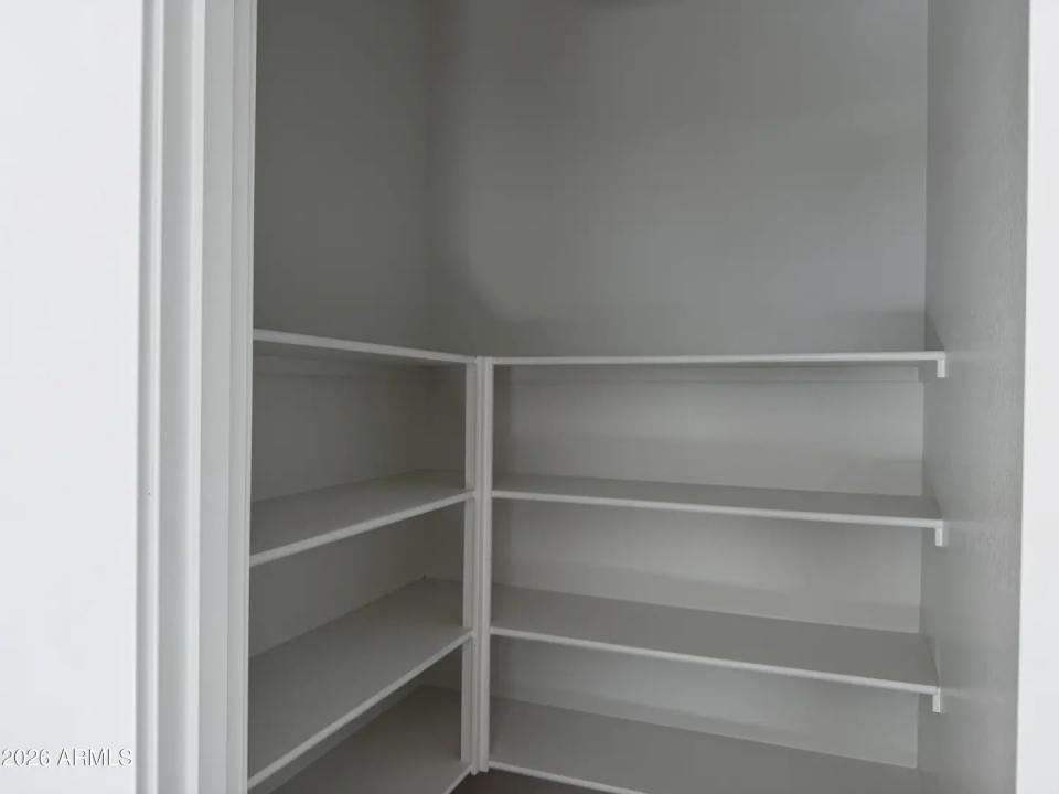 Real Estate Picture 5