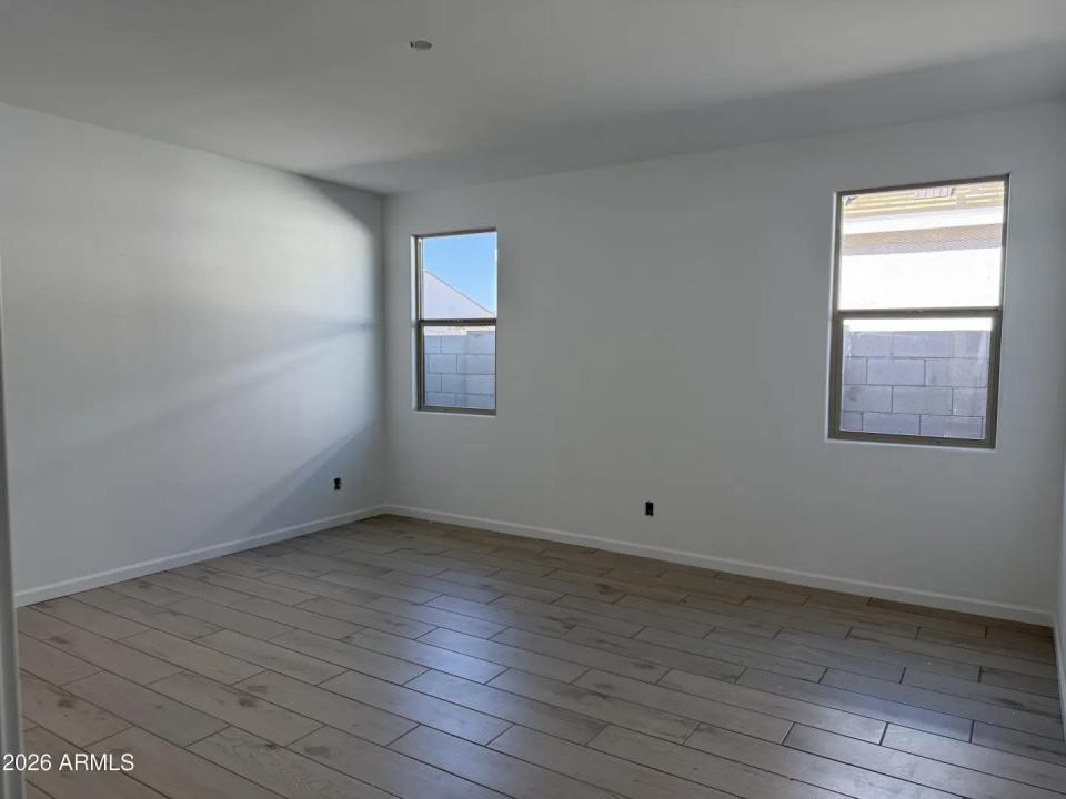 Real Estate Picture 6
