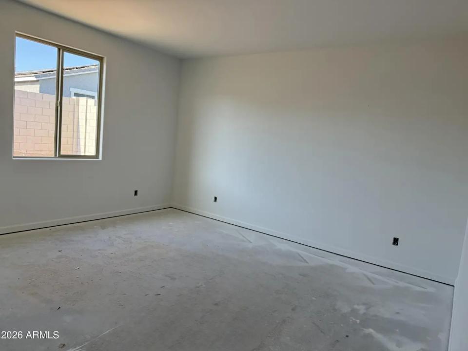 Real Estate Picture 7